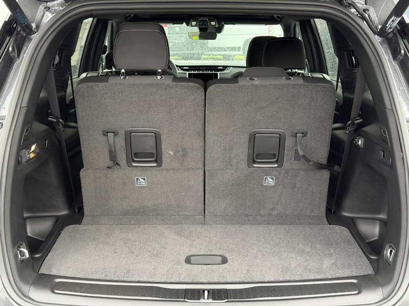 Jeep Grand Cherokee L Vehicle Full-screen Gallery Image 7