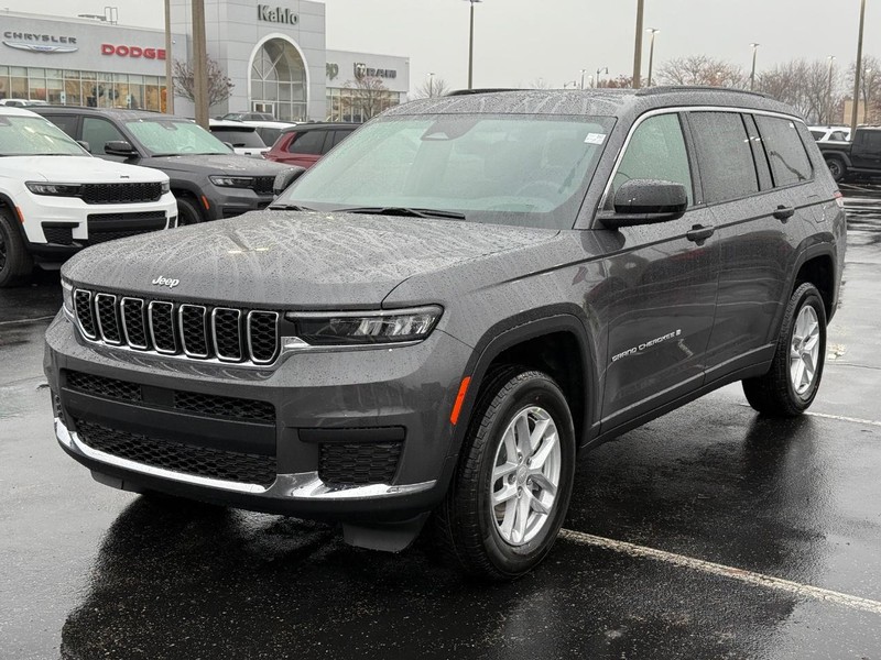 Jeep Grand Cherokee L Vehicle Full-screen Gallery Image 10