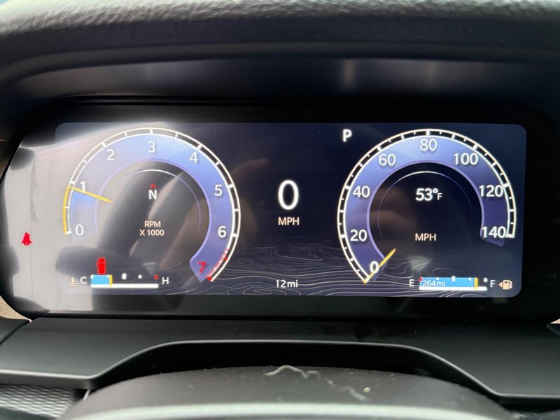 Jeep Grand Cherokee L Vehicle Full-screen Gallery Image 33