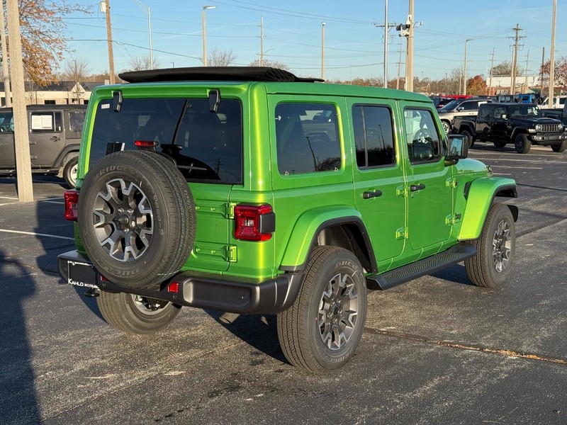 Jeep Wrangler Vehicle Full-screen Gallery Image 3