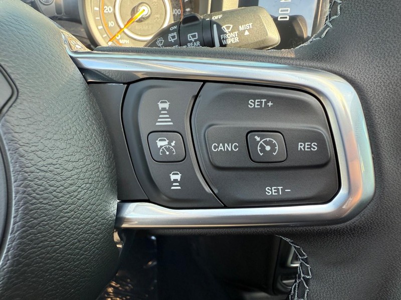 Jeep Wrangler Vehicle Full-screen Gallery Image 21