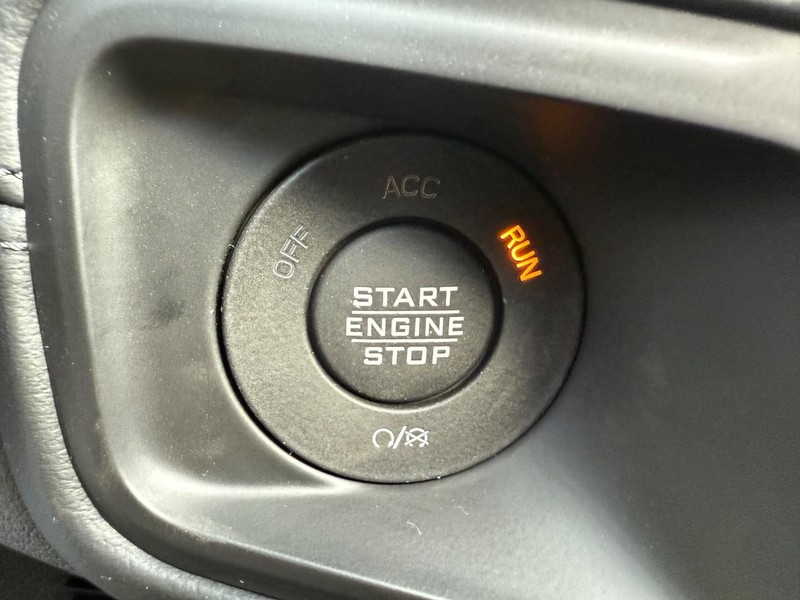 Jeep Wrangler Vehicle Full-screen Gallery Image 22