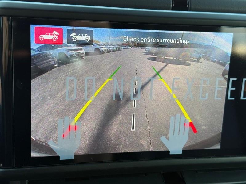 Jeep Wrangler Vehicle Full-screen Gallery Image 25