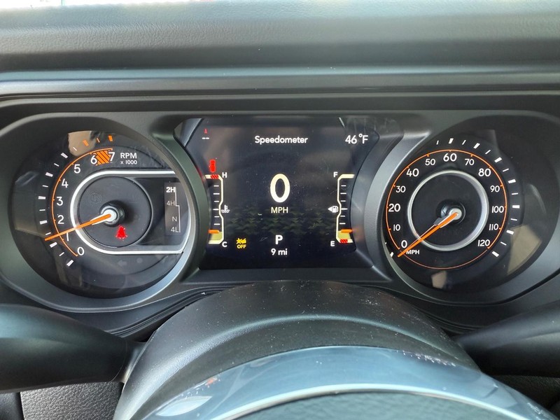 Jeep Wrangler Vehicle Full-screen Gallery Image 30