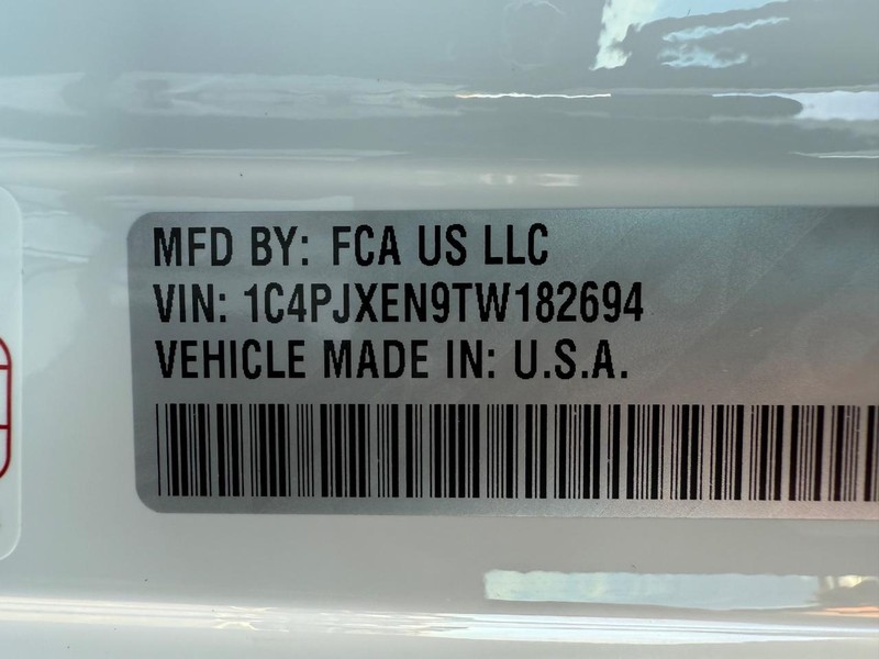 Jeep Wrangler Vehicle Full-screen Gallery Image 33