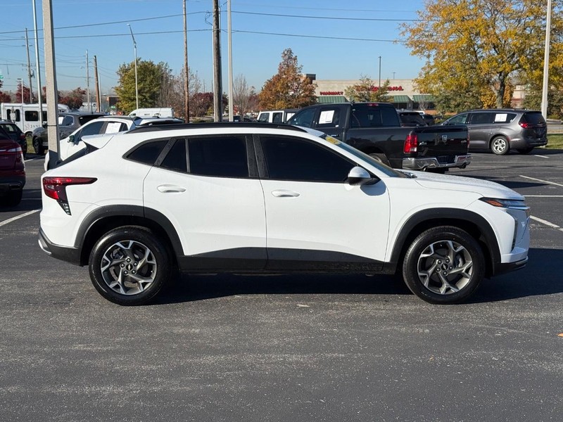 Chevrolet Trax Vehicle Full-screen Gallery Image 3