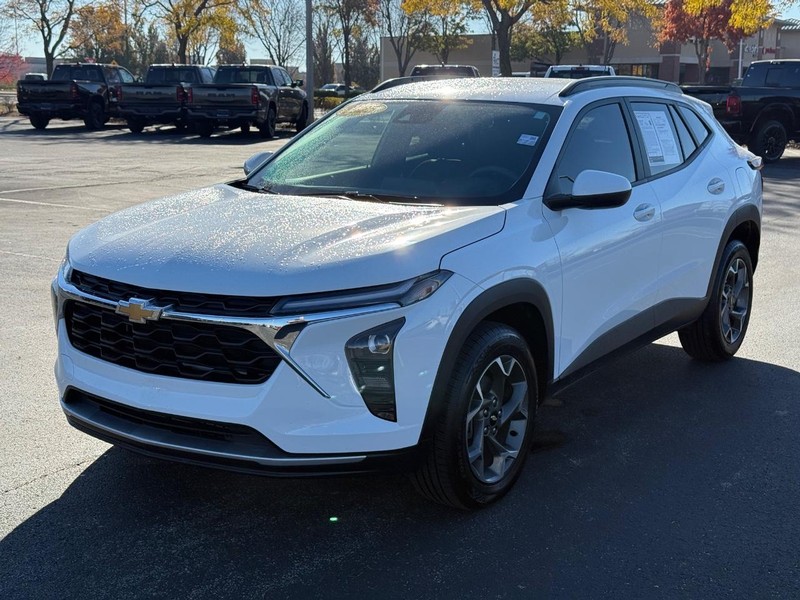Chevrolet Trax Vehicle Full-screen Gallery Image 9
