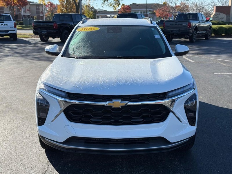 Chevrolet Trax Vehicle Full-screen Gallery Image 10