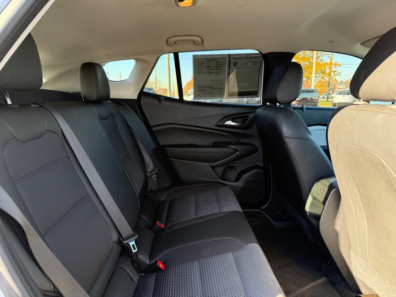 Chevrolet Trax Vehicle Full-screen Gallery Image 11