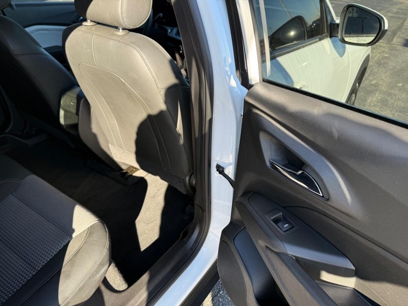 Chevrolet Trax Vehicle Full-screen Gallery Image 12