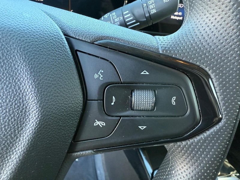 Chevrolet Trax Vehicle Full-screen Gallery Image 21