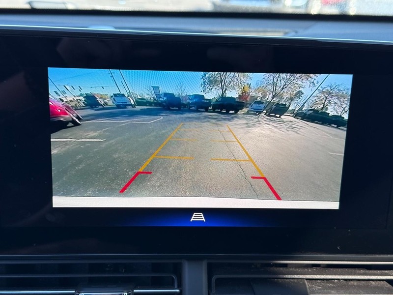 Chevrolet Trax Vehicle Full-screen Gallery Image 24