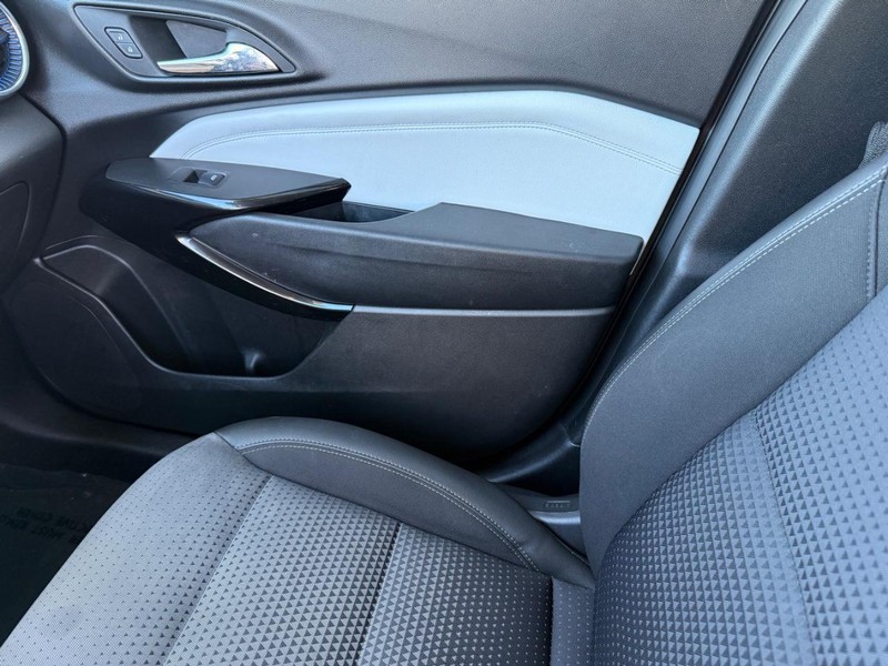 Chevrolet Trax Vehicle Full-screen Gallery Image 27