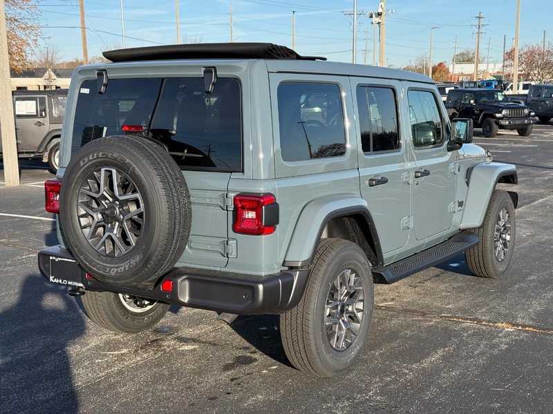 Jeep Wrangler Vehicle Full-screen Gallery Image 3