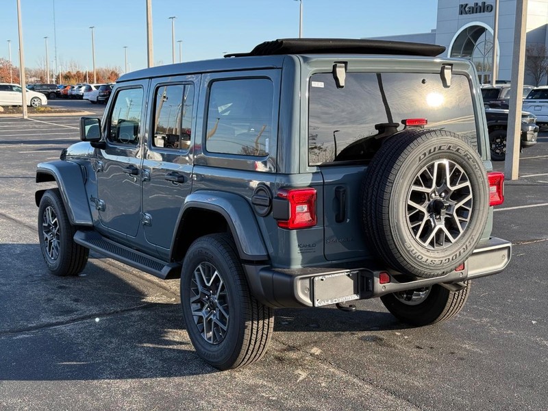 Jeep Wrangler Vehicle Full-screen Gallery Image 5