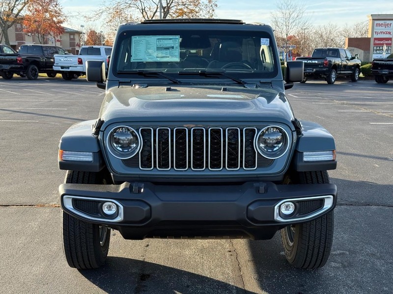 Jeep Wrangler Vehicle Full-screen Gallery Image 9