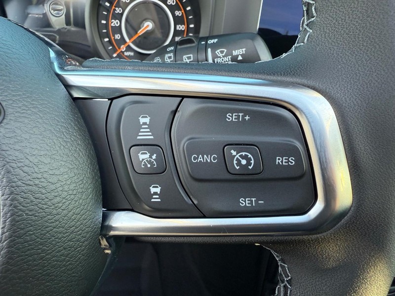 Jeep Wrangler Vehicle Full-screen Gallery Image 21