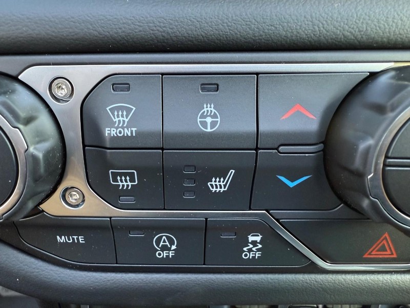 Jeep Wrangler Vehicle Full-screen Gallery Image 23