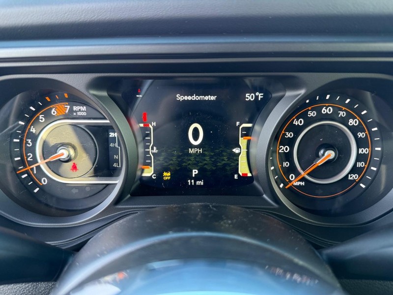 Jeep Wrangler Vehicle Full-screen Gallery Image 30