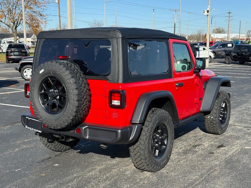 Jeep Wrangler Vehicle Full-screen Gallery Image 3