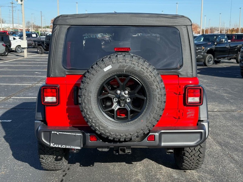 Jeep Wrangler Vehicle Full-screen Gallery Image 4