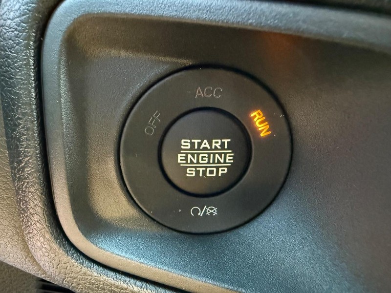 Jeep Wrangler Vehicle Full-screen Gallery Image 19