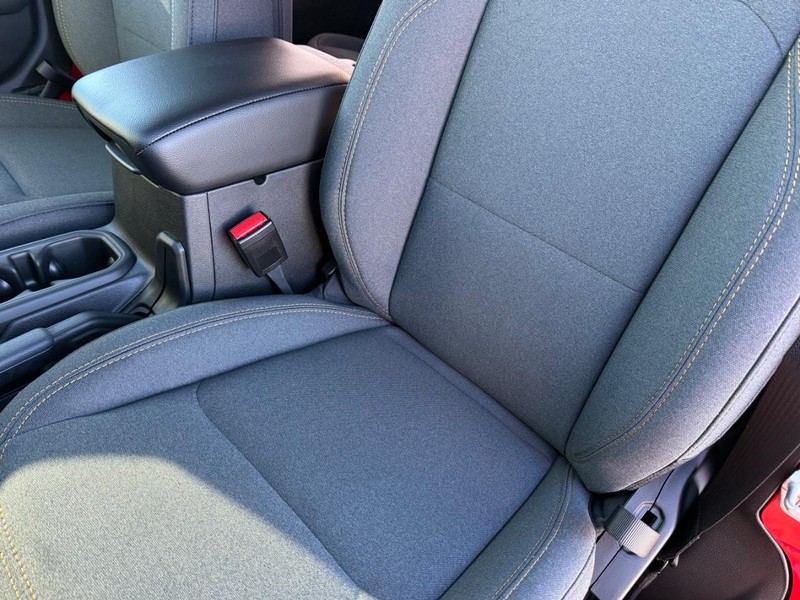 Jeep Wrangler Vehicle Full-screen Gallery Image 29