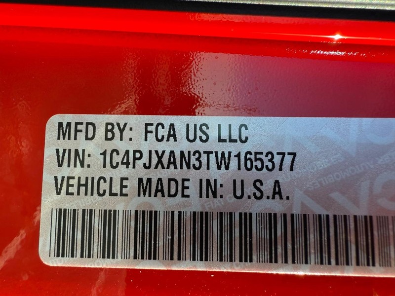 Jeep Wrangler Vehicle Full-screen Gallery Image 30