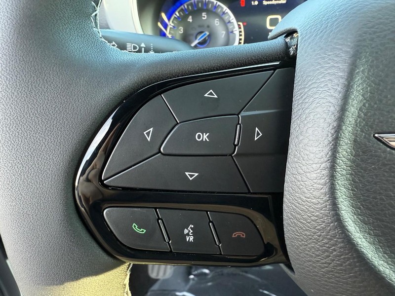 Chrysler Pacifica Vehicle Full-screen Gallery Image 22