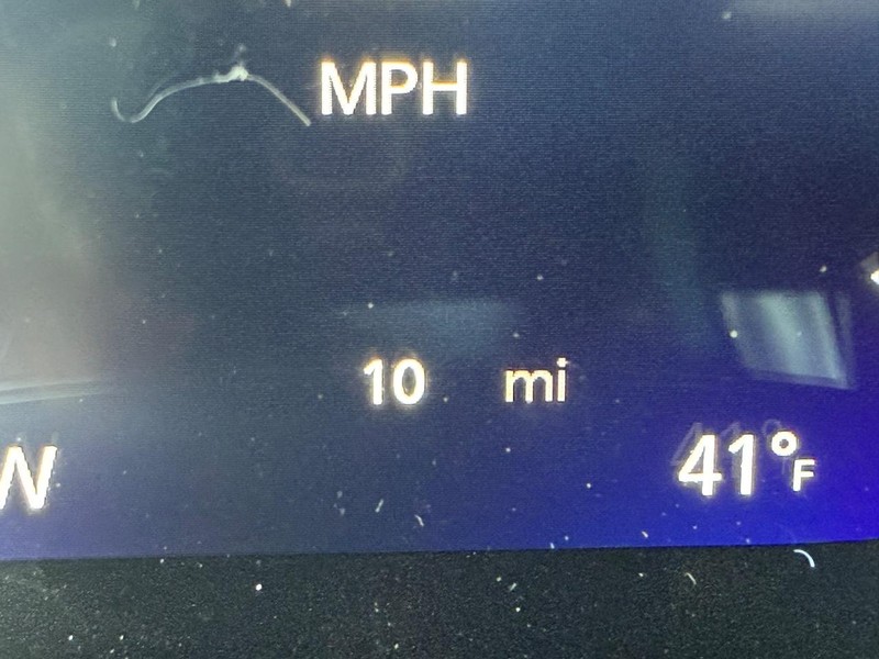 Chrysler Pacifica Vehicle Full-screen Gallery Image 31