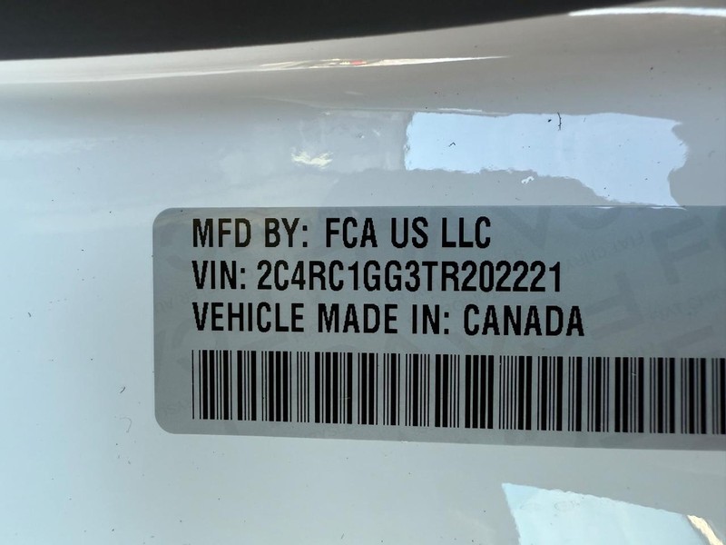Chrysler Pacifica Vehicle Full-screen Gallery Image 33
