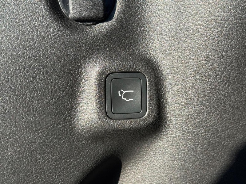 Jeep Compass Vehicle Full-screen Gallery Image 8