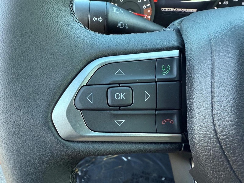 Jeep Compass Vehicle Full-screen Gallery Image 20