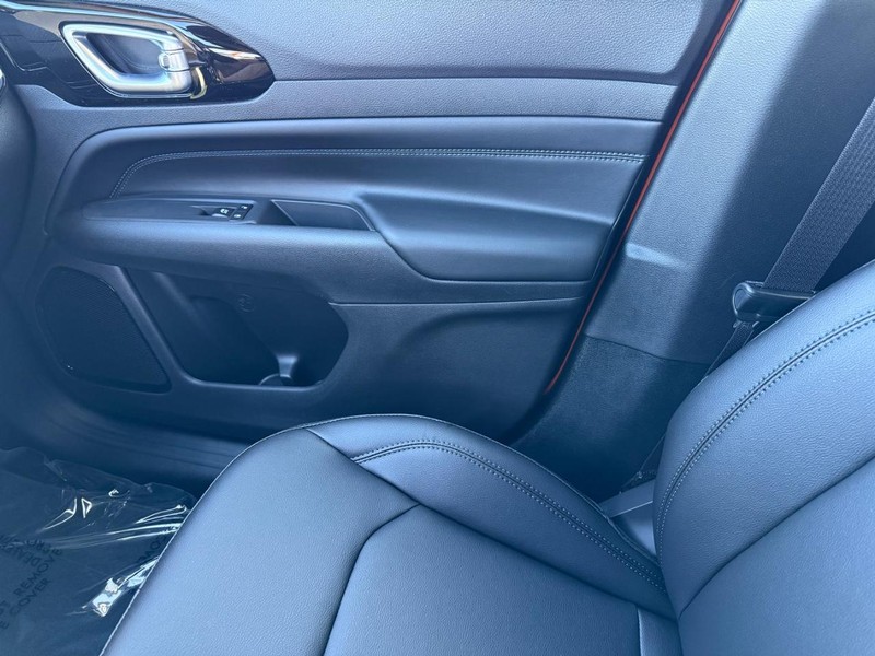 Jeep Compass Vehicle Full-screen Gallery Image 27