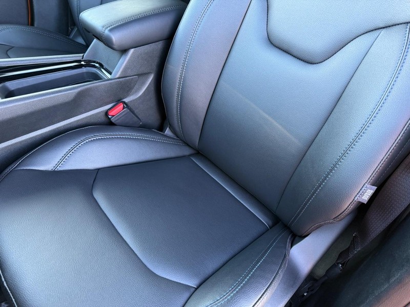 Jeep Compass Vehicle Full-screen Gallery Image 30