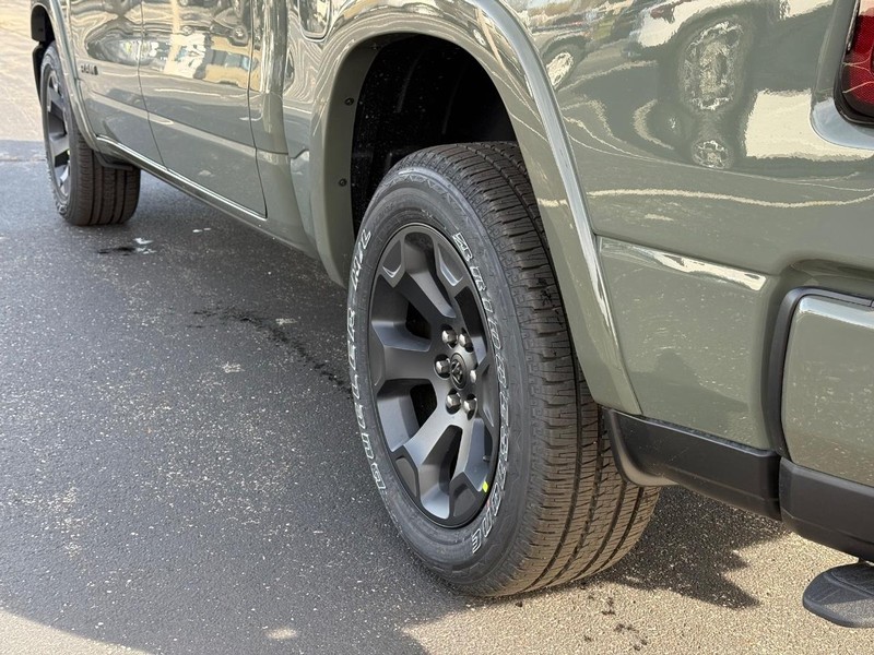 Ram 1500 Vehicle Full-screen Gallery Image 6