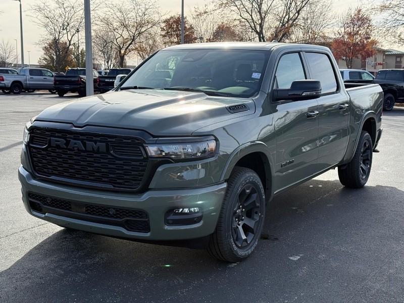 Ram 1500 Vehicle Full-screen Gallery Image 8