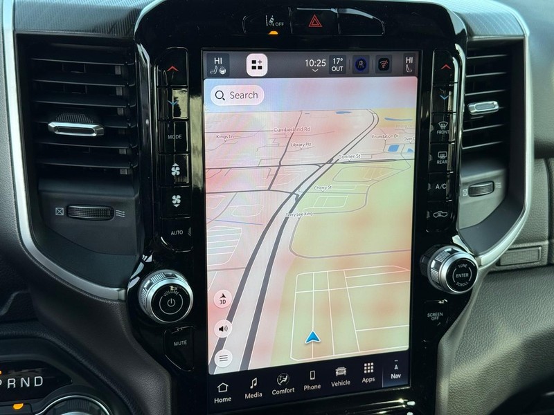 Ram 1500 Vehicle Full-screen Gallery Image 23