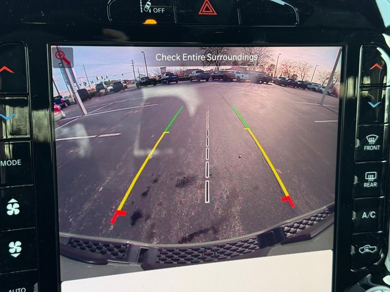 Ram 1500 Vehicle Full-screen Gallery Image 24