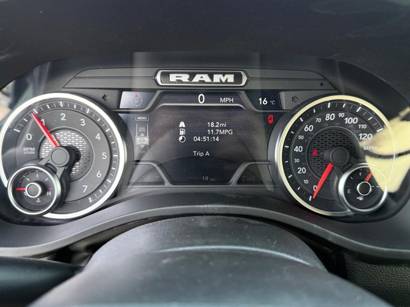 Ram 1500 Vehicle Full-screen Gallery Image 28