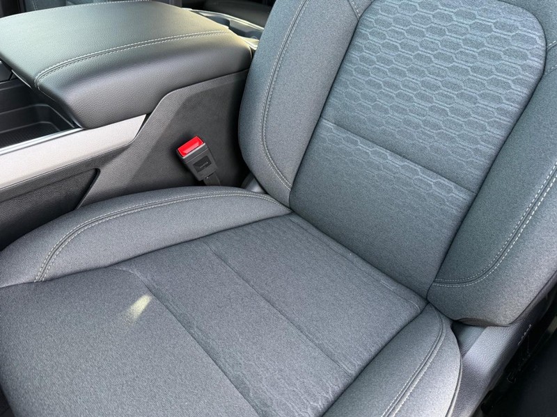 Ram 1500 Vehicle Full-screen Gallery Image 30