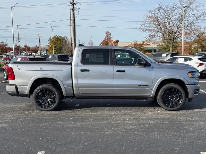 Ram 1500 Vehicle Full-screen Gallery Image 2