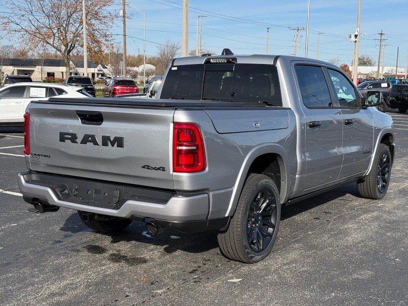 Ram 1500 Vehicle Full-screen Gallery Image 3