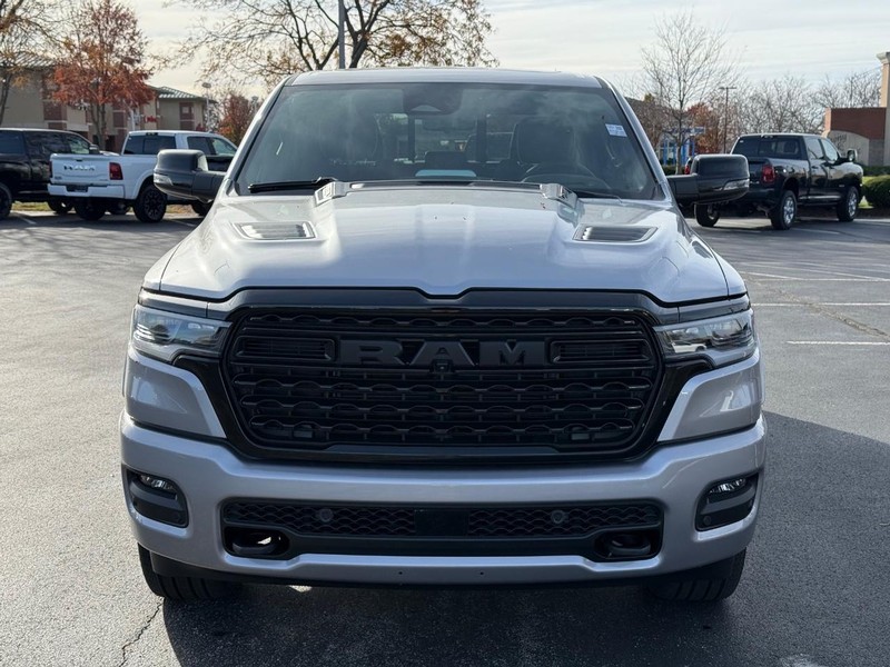 Ram 1500 Vehicle Full-screen Gallery Image 9