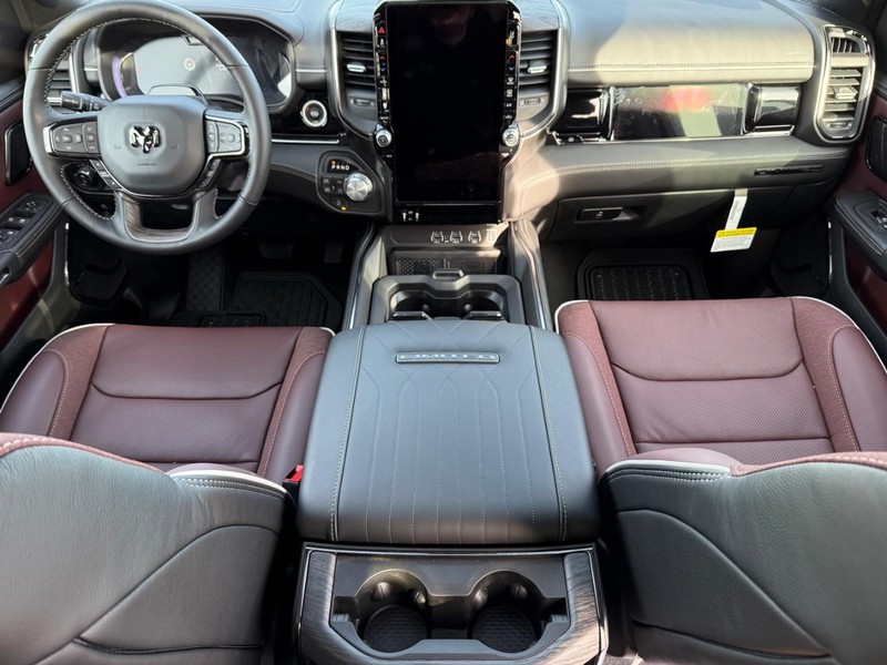 Ram 1500 Vehicle Full-screen Gallery Image 13