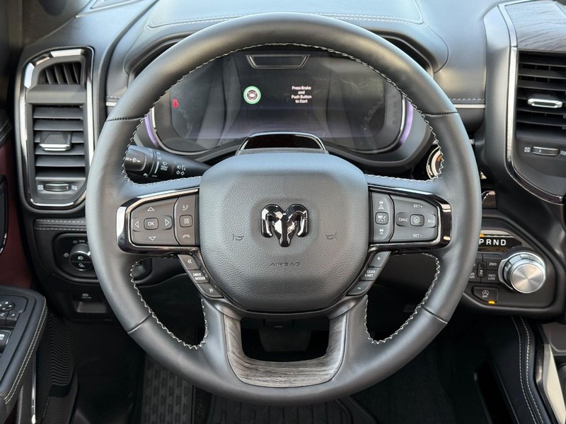 Ram 1500 Vehicle Full-screen Gallery Image 14