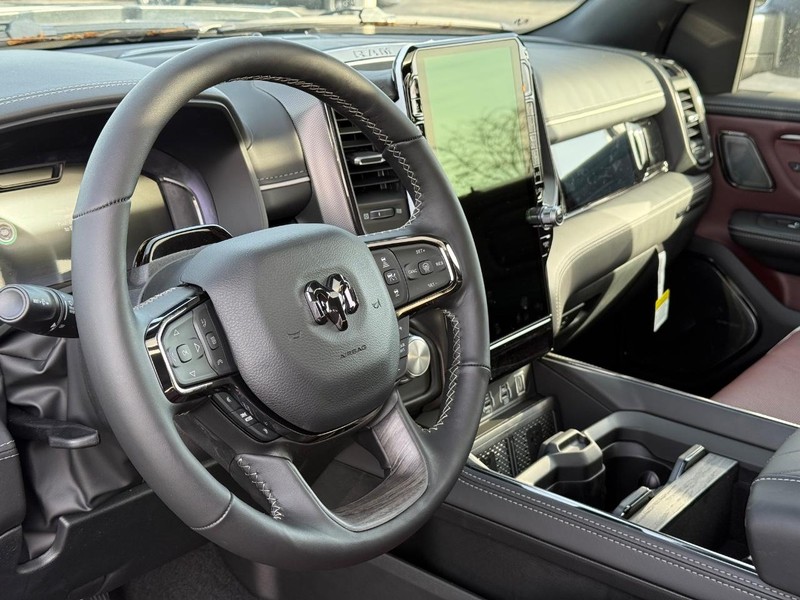 Ram 1500 Vehicle Full-screen Gallery Image 19
