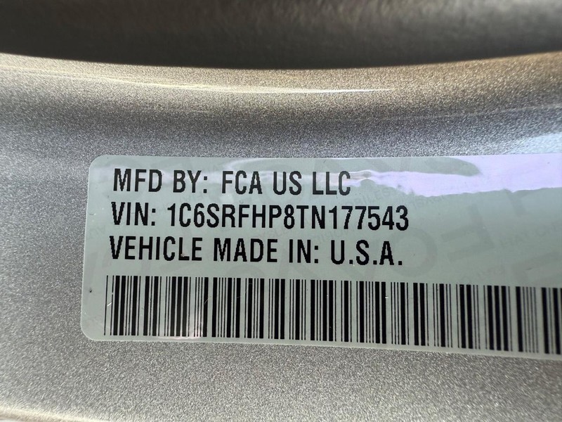 Ram 1500 Vehicle Full-screen Gallery Image 31