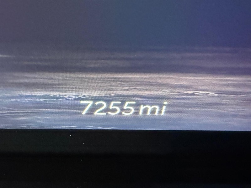 Jeep Grand Wagoneer L Vehicle Full-screen Gallery Image 32