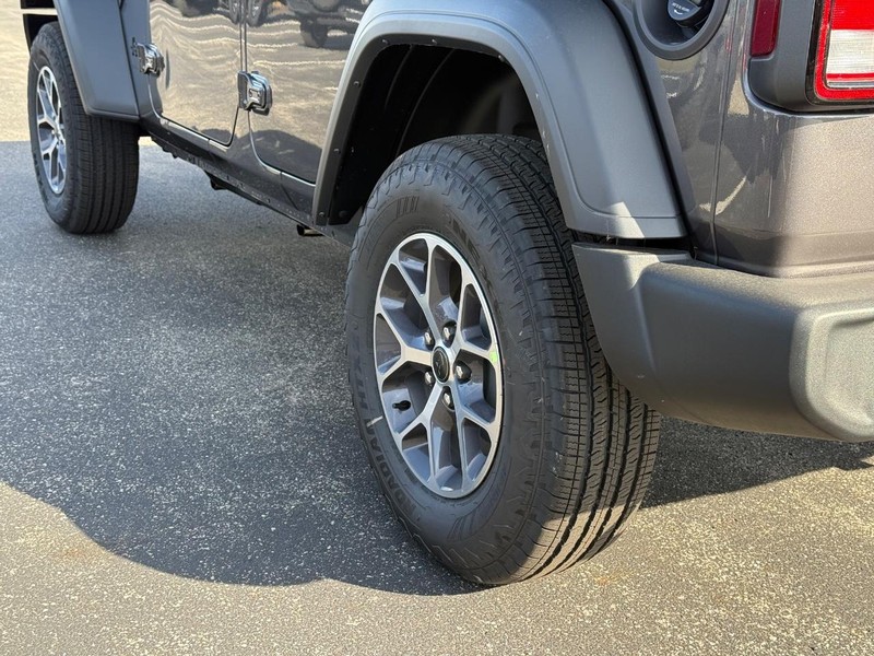 Jeep Wrangler Vehicle Full-screen Gallery Image 6